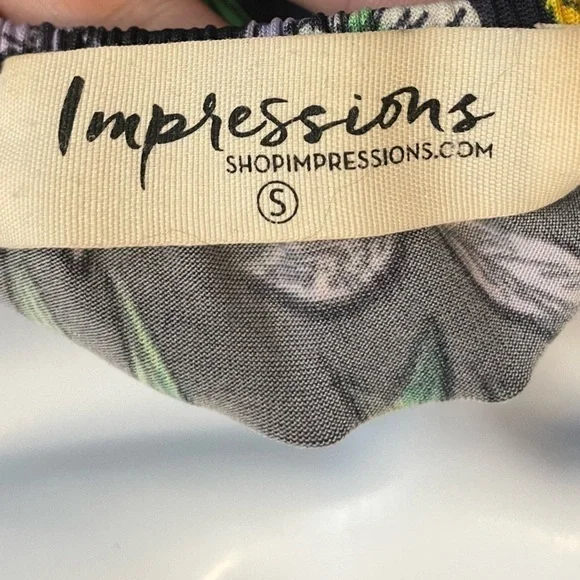 Off The shoulder Navy Floral Top Small Ruffle Tie Front Resort Feminine Tropical - Picture 7 of 10